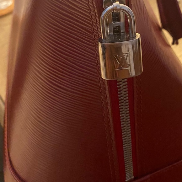 Handbag - Picture 2 of 2